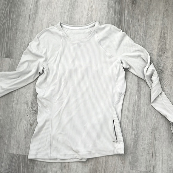Lululemon top NWOT - Picture 1 of 7